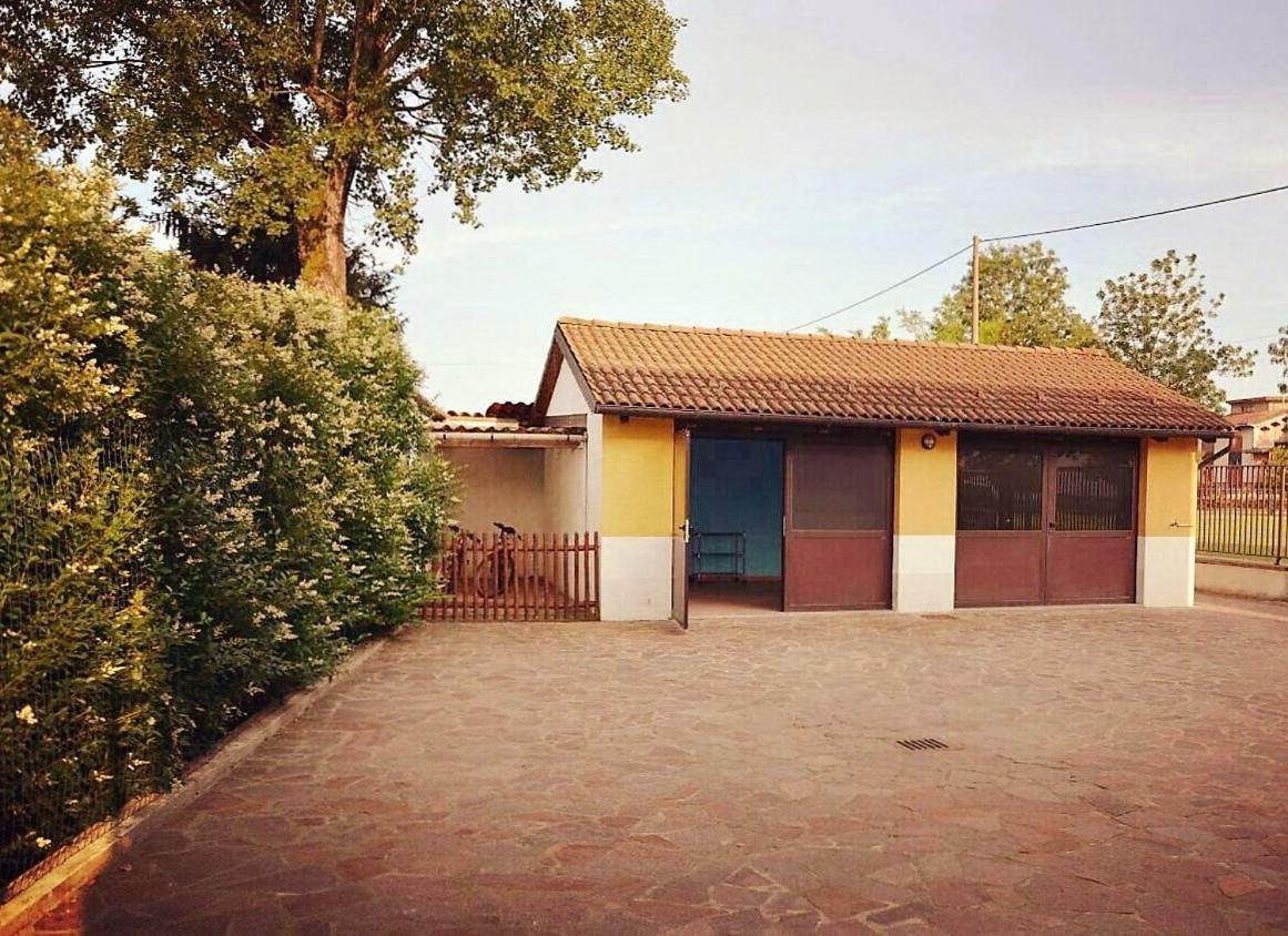 Gaietta Bed & Breakfast Frassineto Po Exterior foto