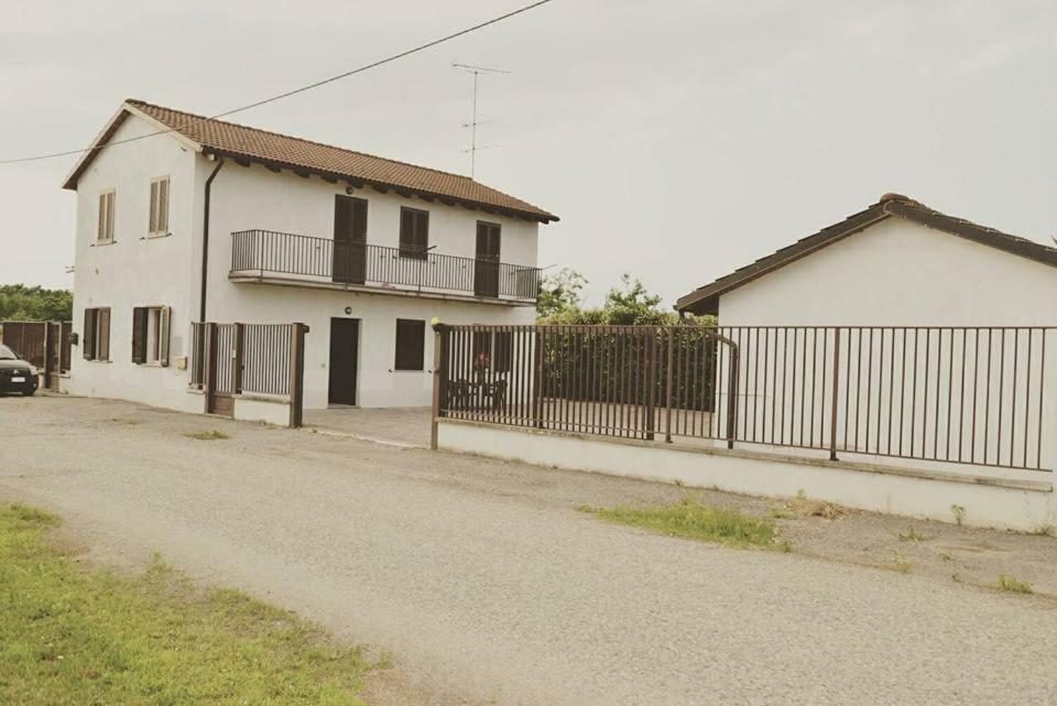 Gaietta Bed & Breakfast Frassineto Po Exterior foto
