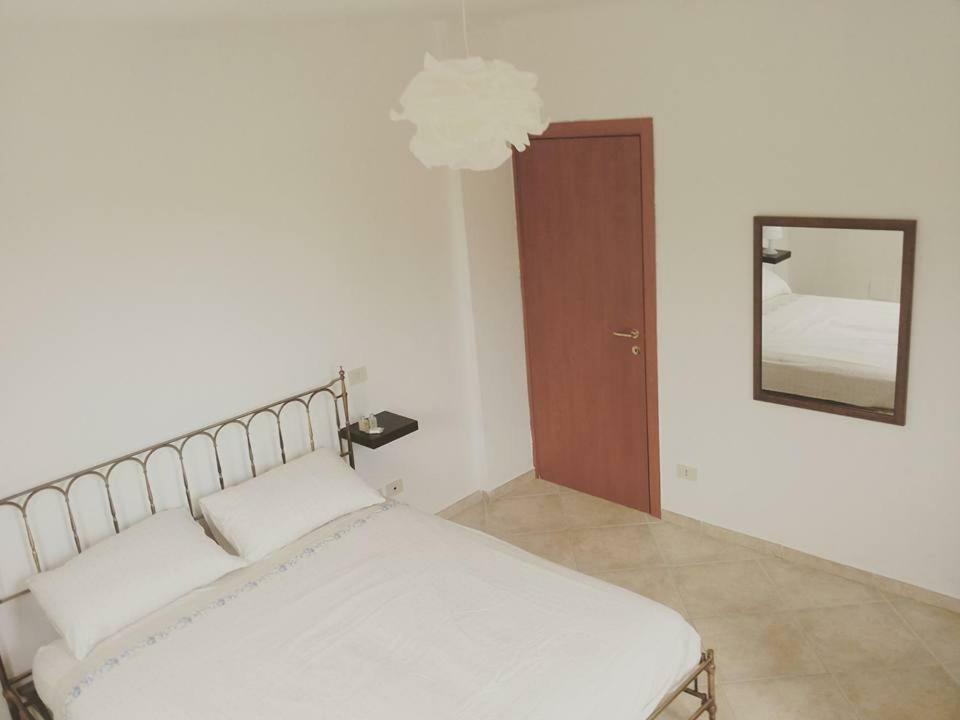 Gaietta Bed & Breakfast Frassineto Po Exterior foto